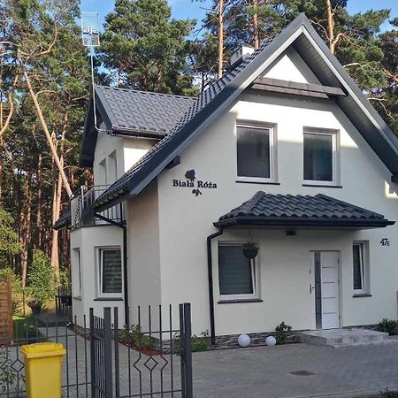 Dom Goscinny Biala Roza Dziwnowek Exterior photo